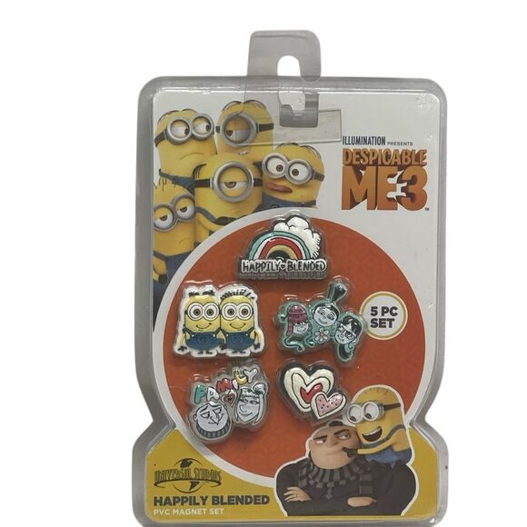 Universal Studios Despicable Me 3 Happily Blended PVC Magnet Set New - Picture 1 of 8